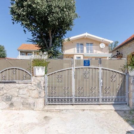 Dalmatian Village Charm - Spacious Villa With Pool Near Trogir Primorski Dolac 外观 照片