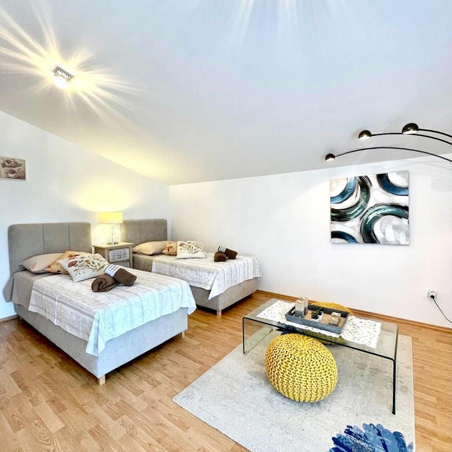 Dalmatian Village Charm - Spacious Villa With Pool Near Trogir Primorski Dolac 外观 照片
