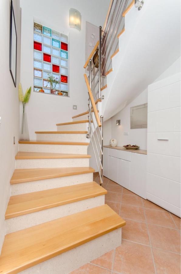 Dalmatian Village Charm - Spacious Villa With Pool Near Trogir Primorski Dolac 外观 照片