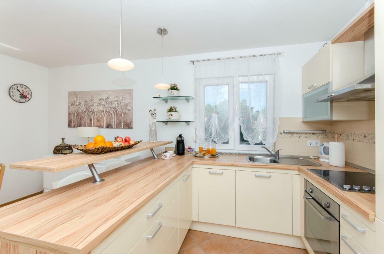 Dalmatian Village Charm - Spacious Villa With Pool Near Trogir Primorski Dolac 外观 照片