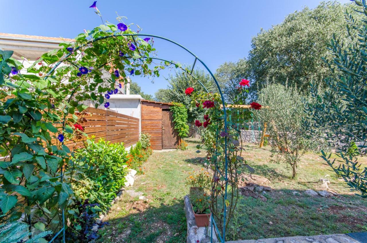 Dalmatian Village Charm - Spacious Villa With Pool Near Trogir Primorski Dolac 外观 照片