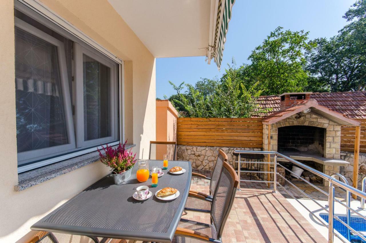Dalmatian Village Charm - Spacious Villa With Pool Near Trogir Primorski Dolac 外观 照片