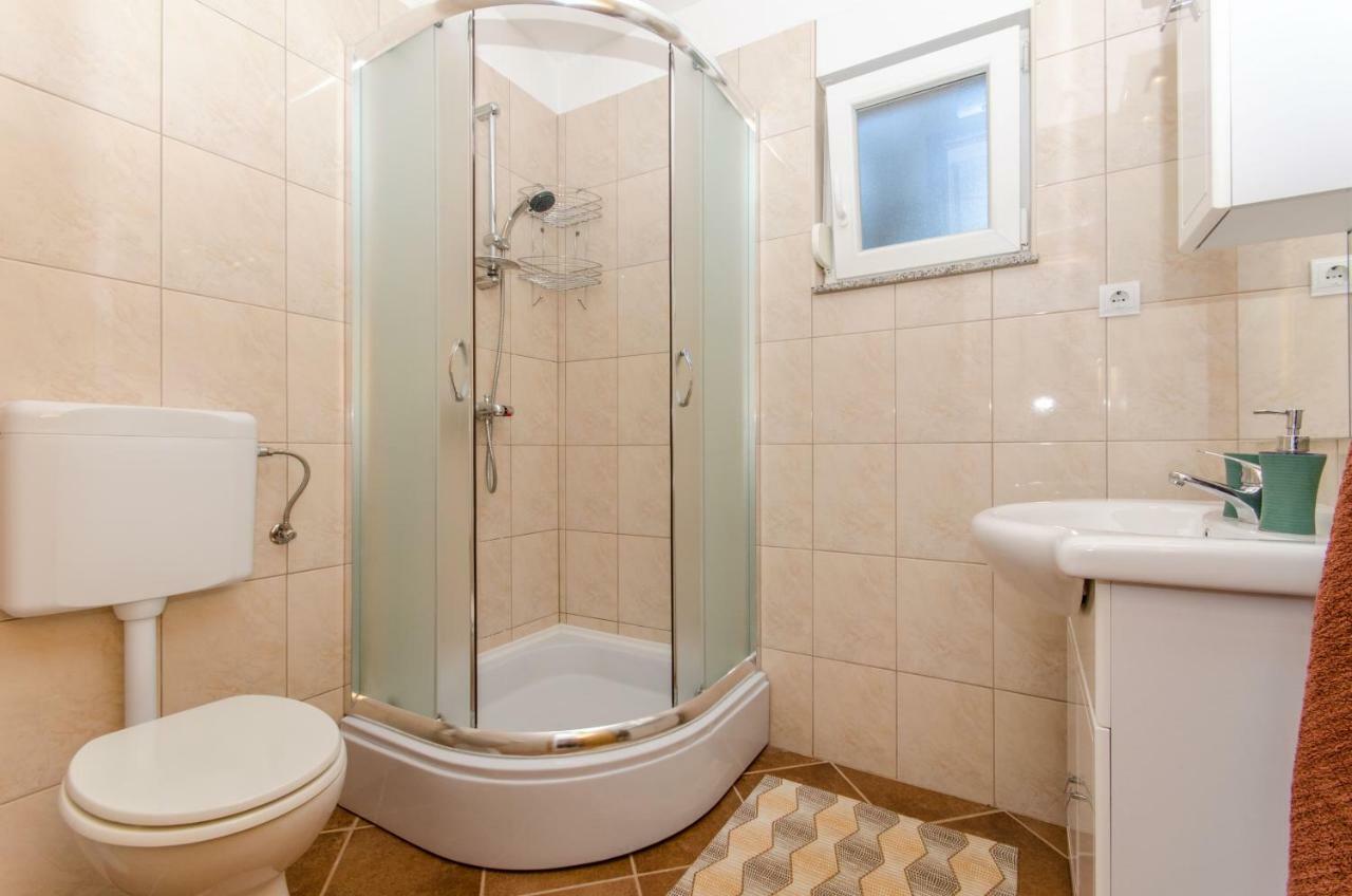 Dalmatian Village Charm - Spacious Villa With Pool Near Trogir Primorski Dolac 外观 照片